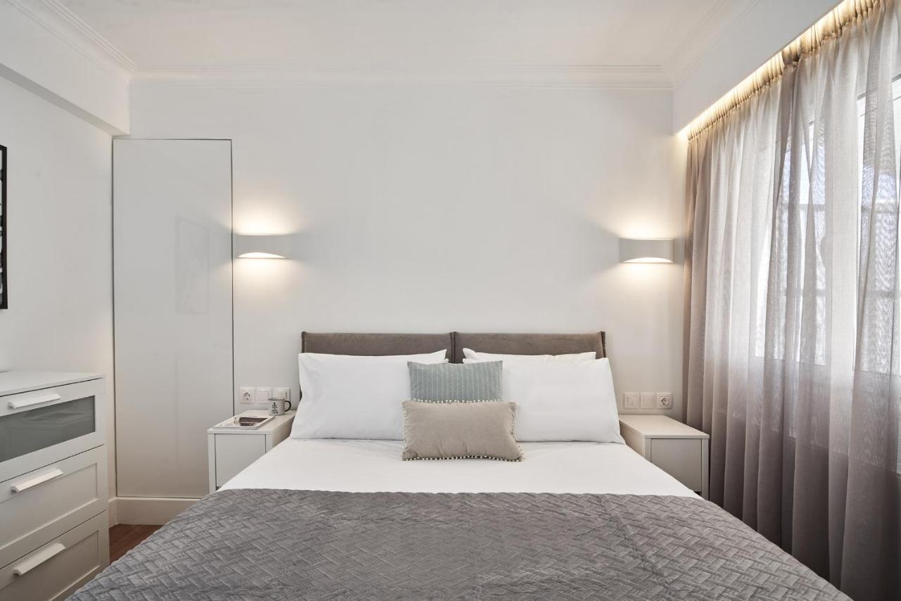 Marvelous N Bright Apt Next To Megaro Mousikis アテネ エクステリア 写真